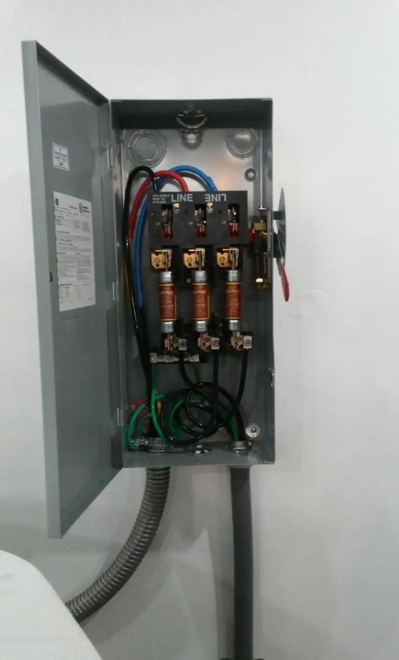 Three-phase disconnect switch installed for Smoke Detector Installation in Lucas Valley-Marinwood